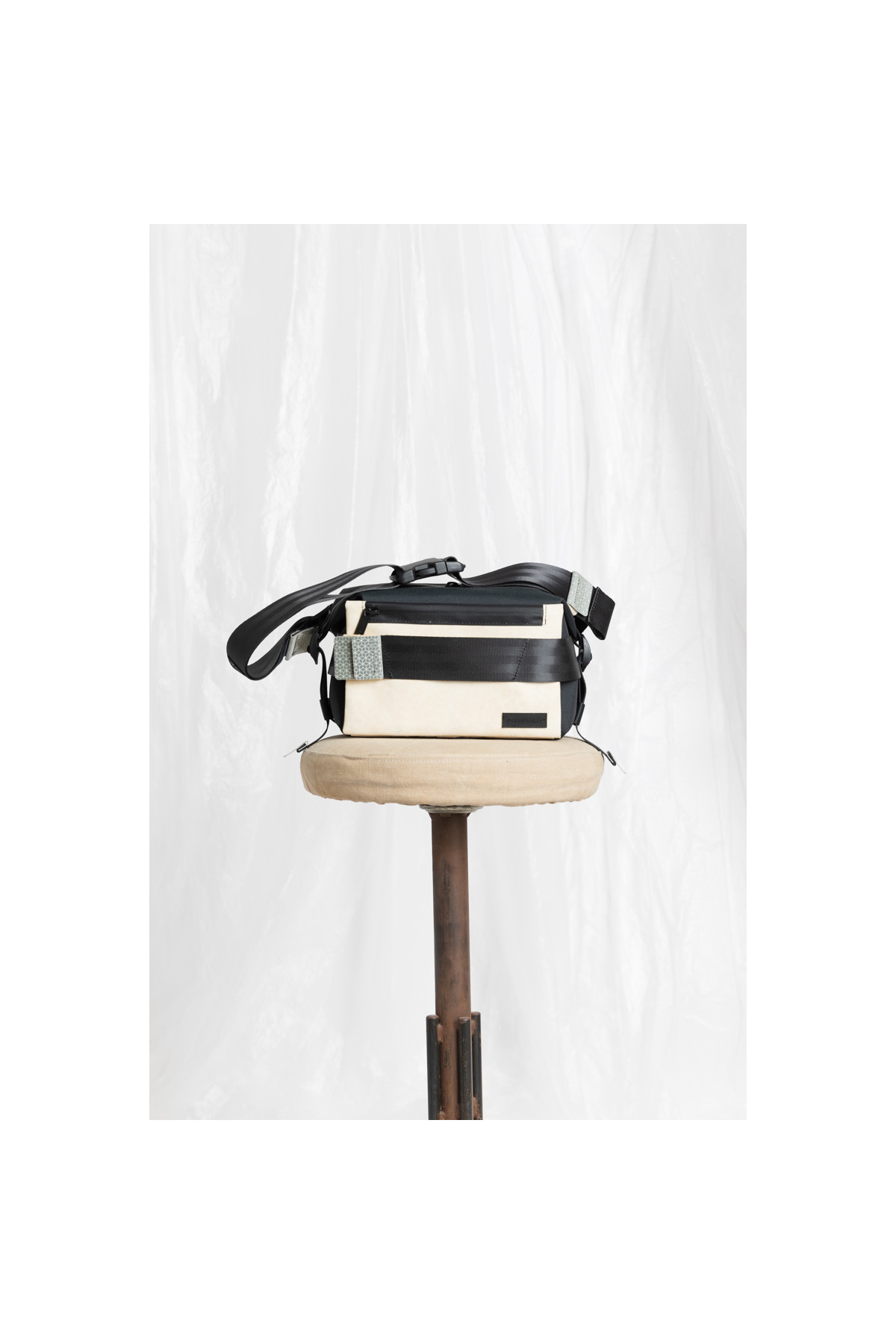 crossbody-medium-f670-warren-  