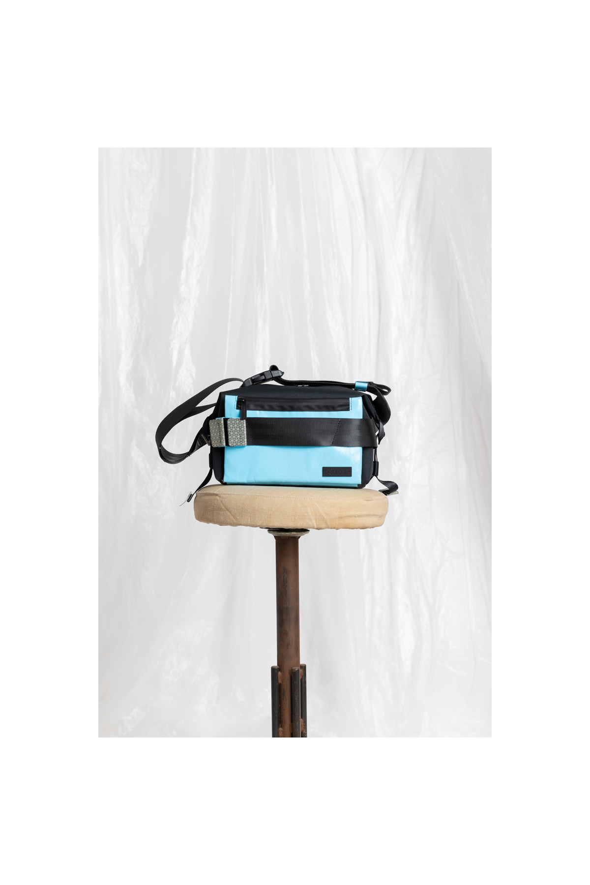 crossbody-medium-f670-warren-  