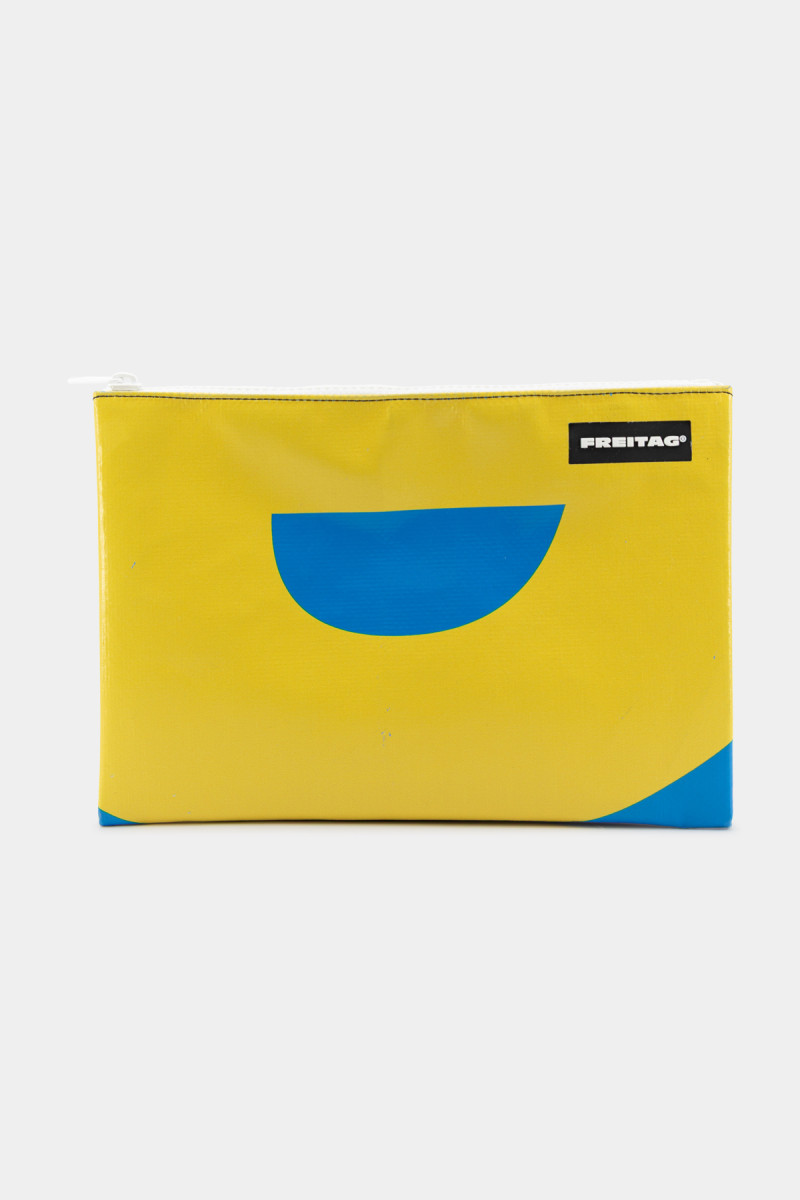 Pouch Medium F07 CHUCK