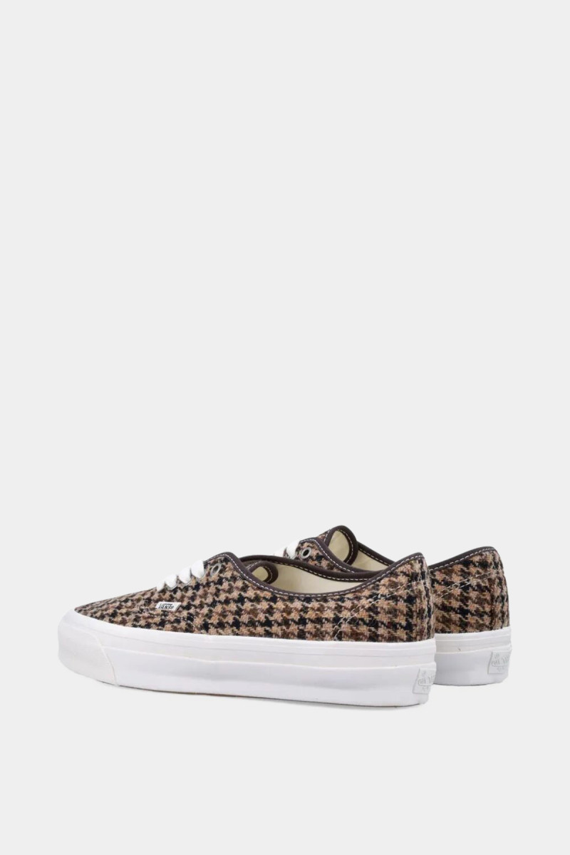 LX Authentic 44 VN000EBNBRO1
