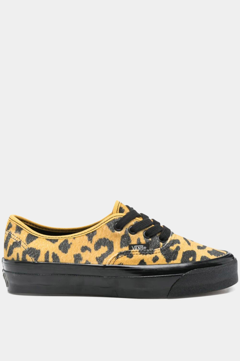 LX Authentic 44 VN000EBNLPR1