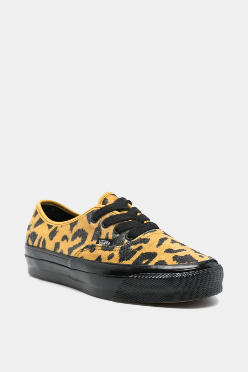 LX Authentic 44 VN000EBNLPR1
