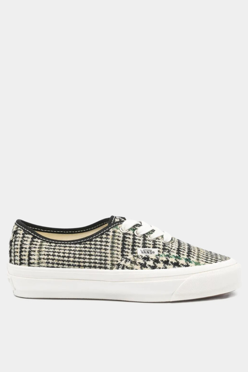 LX Authentic 44 VN000EBNY281