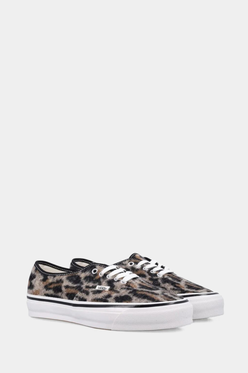 LX Authentic 44 VN000EBNYS81