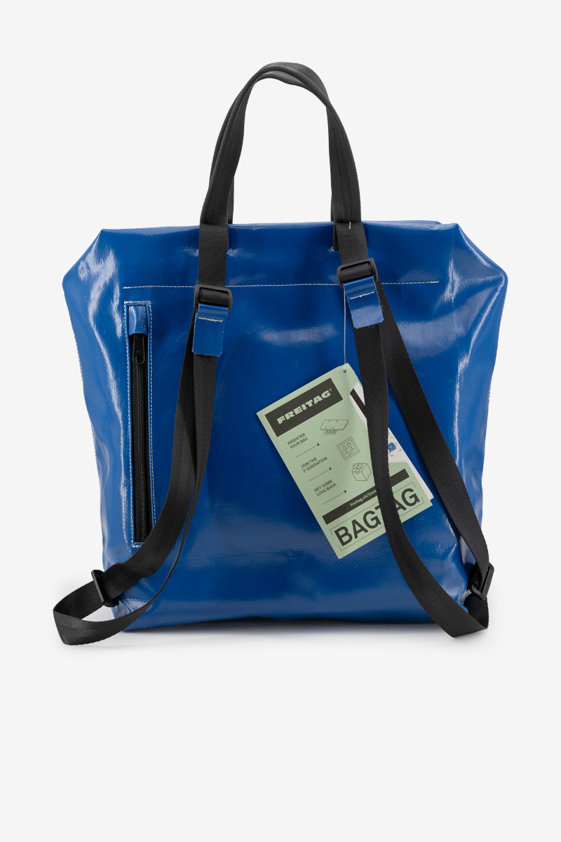 FREITAG F201 PETE – Urban backpack in recycled truck tarp| Société