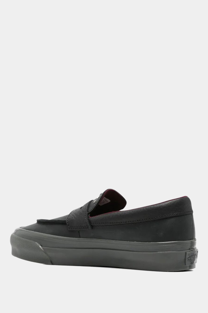 LX Loafer 53 Hardware VN000VATBLK1