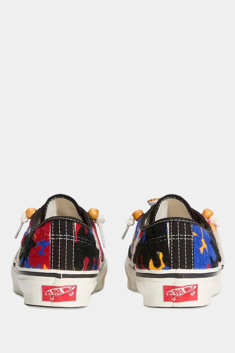 LX Authentic 44 Needlework VN000Y0S4481